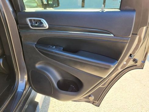 Used 2020 Jeep Grand Cherokee Limited image 10