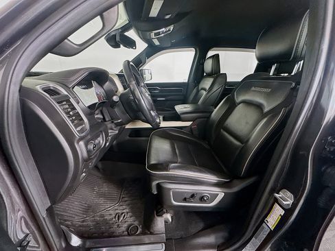 Used 2019 RAM 1500 Laramie w/ Sport Appearance Package AWD/4WD image 13