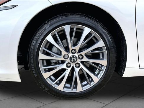 Used 2020 Lexus ES 350 w/ Premium Package FWD image 11