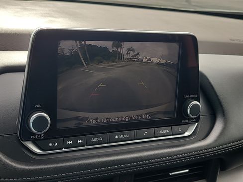 Used 2023 Nissan Rogue SV FWD image 24
