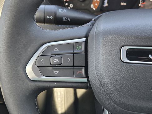 New 2026 Jeep Compass Latitude image 22