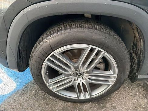 Used 2021 Mercedes-Benz GLS 450 4MATIC image 19