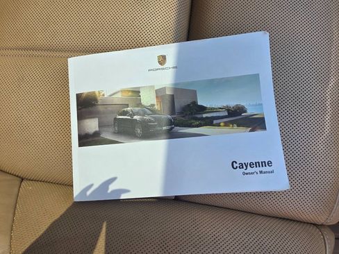 Used 2016 Porsche Cayenne AWD/4WD image 41