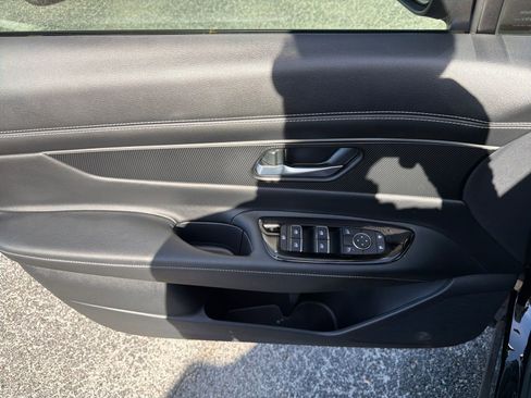 Certified 2025 Nissan Murano SV image 16