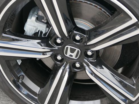 Used 2024 Honda Accord Sport image 11