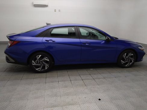 Used 2025 Hyundai Elantra Sport FWD image 10