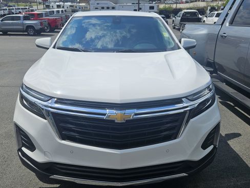 Used 2024 Chevrolet Equinox LT image 3