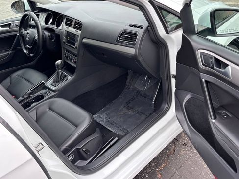 Used 2017 Volkswagen Golf S FWD image 61