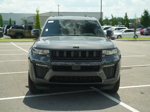 New 2026 Jeep Grand Cherokee L Limited w/ Limited Altitude Package AWD/4WD image 2