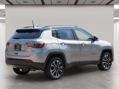 Used 2022 Jeep Compass Limited w/ Sun and Sound Group AWD/4WD image 5