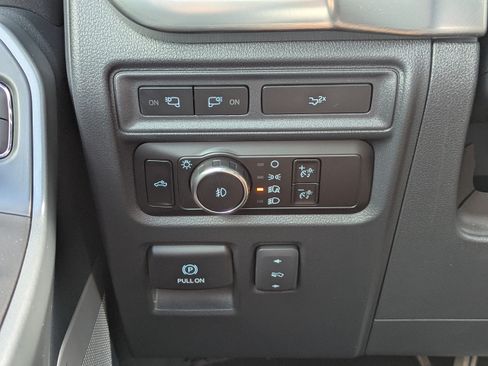 Used 2023 Ford F150 Lariat RWD image 27