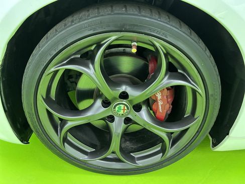 Used 2017 Alfa Romeo Giulia Ti w/ TI 19" Sport Package RWD image 15