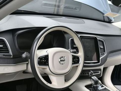 Used 2020 Volvo XC90 T6 Momentum AWD/4WD image 10