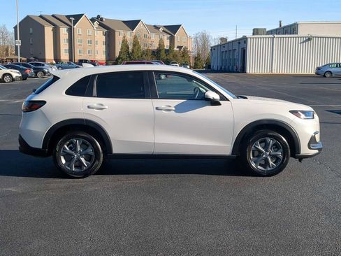 New 2026 Honda HR-V LX image 9