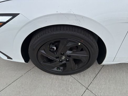 New 2026 Hyundai Elantra SEL Sport FWD image 9