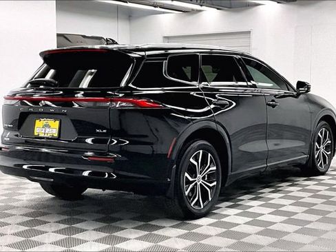 Used 2025 Toyota Crown Signia image 13