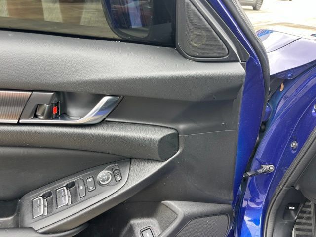 Used 2022 Honda Accord Sport image 12