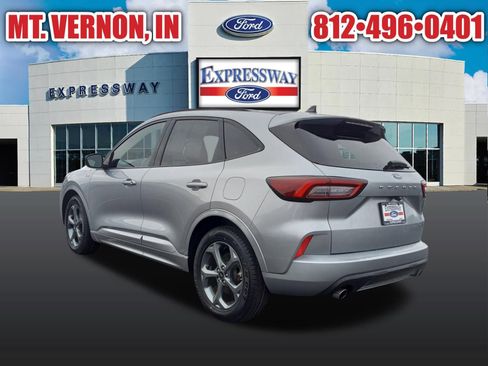 Used 2023 Ford Escape ST-Line w/ Cold Weather Package FWD image 9