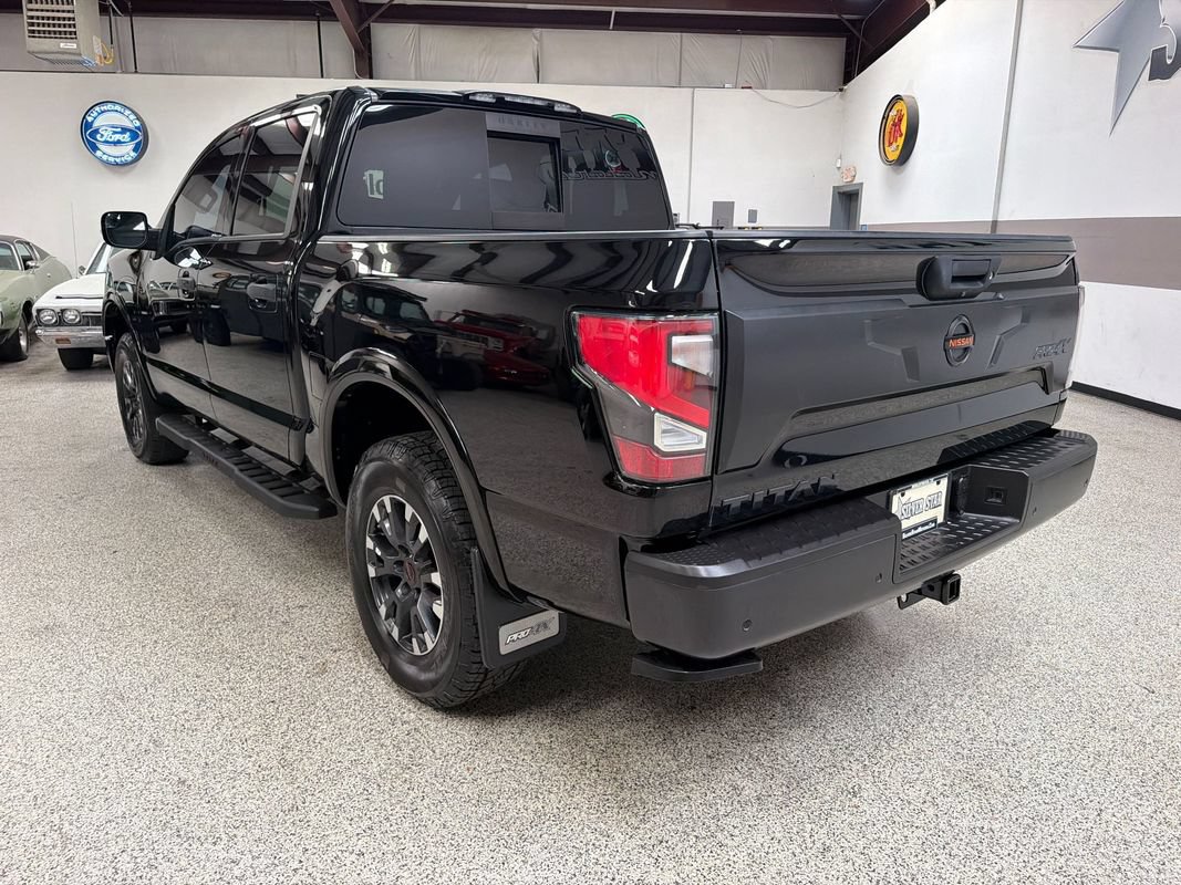 Used 2021 Nissan Titan PRO-4X w/ Pro-4x Convenience Package AWD/4WD image 5