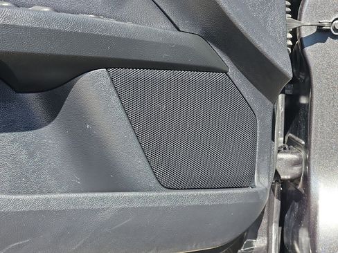 Used 2018 Ford Fusion SE w/ Fusion SE Technology Package image 13