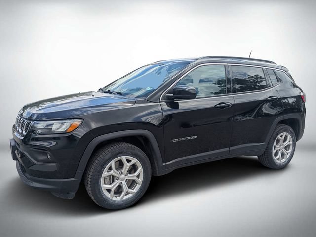 Used 2024 Jeep Compass Latitude AWD/4WD image 8