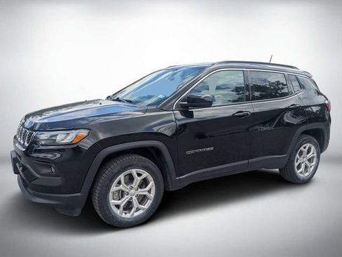 Used 2024 Jeep Compass Latitude AWD/4WD image 8