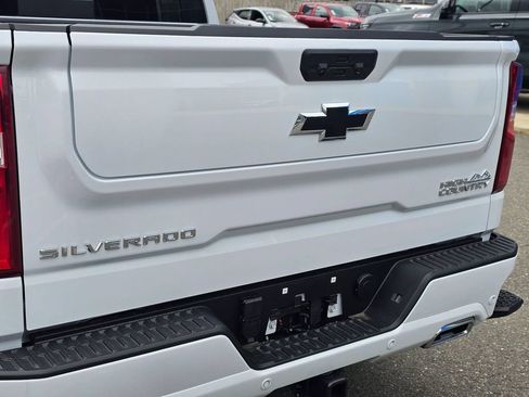 New 2026 Chevrolet Silverado 1500 High Country AWD/4WD image 15