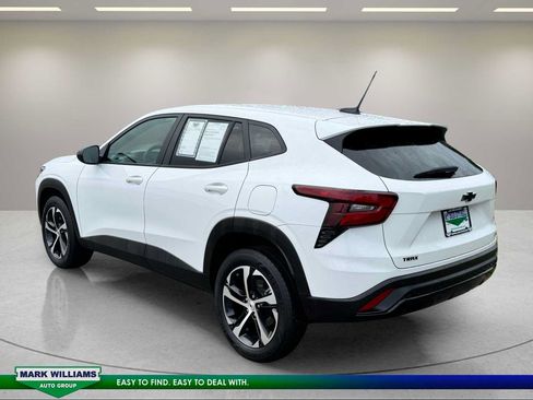 Used 2025 Chevrolet Trax RS w/ Driver Confidence Package FWD image 4