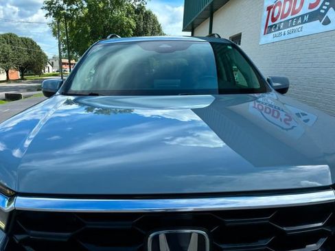 Used 2023 Honda Pilot Touring image 9
