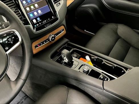 Used 2024 Volvo XC90 B5 Plus image 17