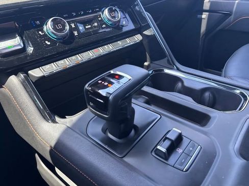 Certified 2025 GMC Sierra 1500 AT4 w/ AT4 Premium Package AWD/4WD image 22