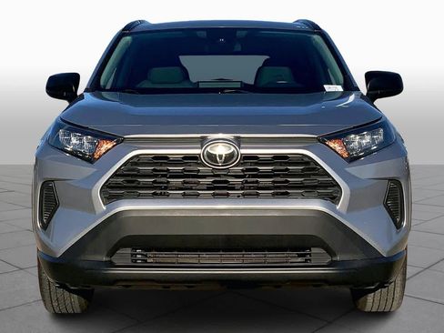 Used 2020 Toyota RAV4 LE image 4