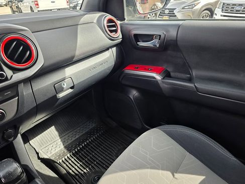 Used 2021 Toyota Tacoma TRD Sport w/ Technology Package image 41