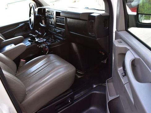 Used 2014 Chevrolet Express 2500 image 16