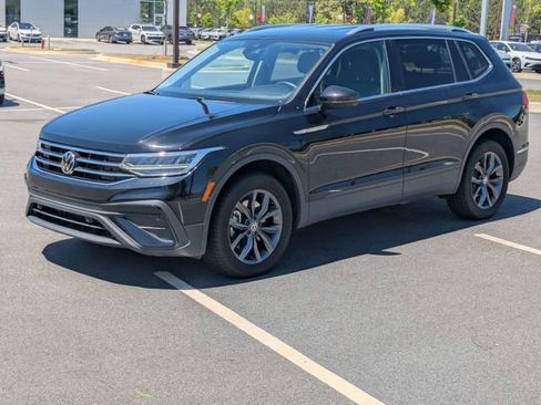 Used 2023 Volkswagen Tiguan SE FWD image 8