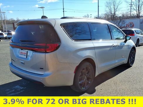 New 2026 Chrysler Pacifica Select image 7