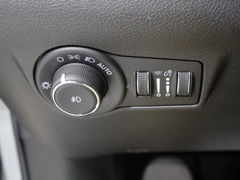 Used 2024 Jeep Compass Latitude w/ Convenience Group AWD/4WD image 31