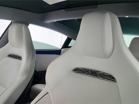 Used 2025 Tesla Model 3 Performance image 33