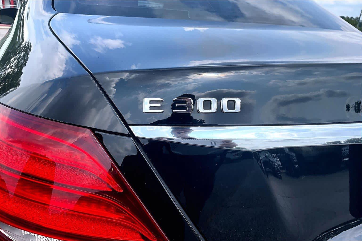 Used 2018 Mercedes-Benz E 300 image 10