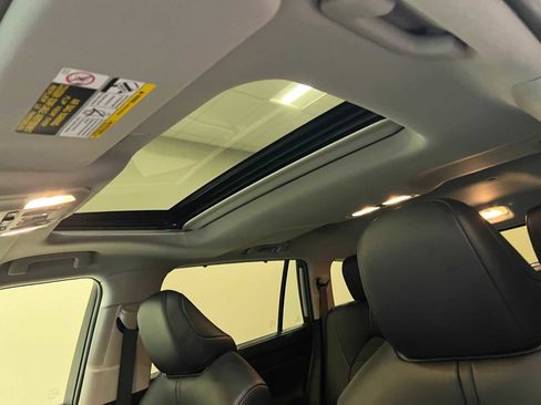 Certified 2024 Toyota Highlander XLE image 15