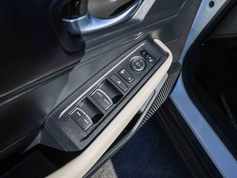 Certified 2025 Honda Accord LX image 10