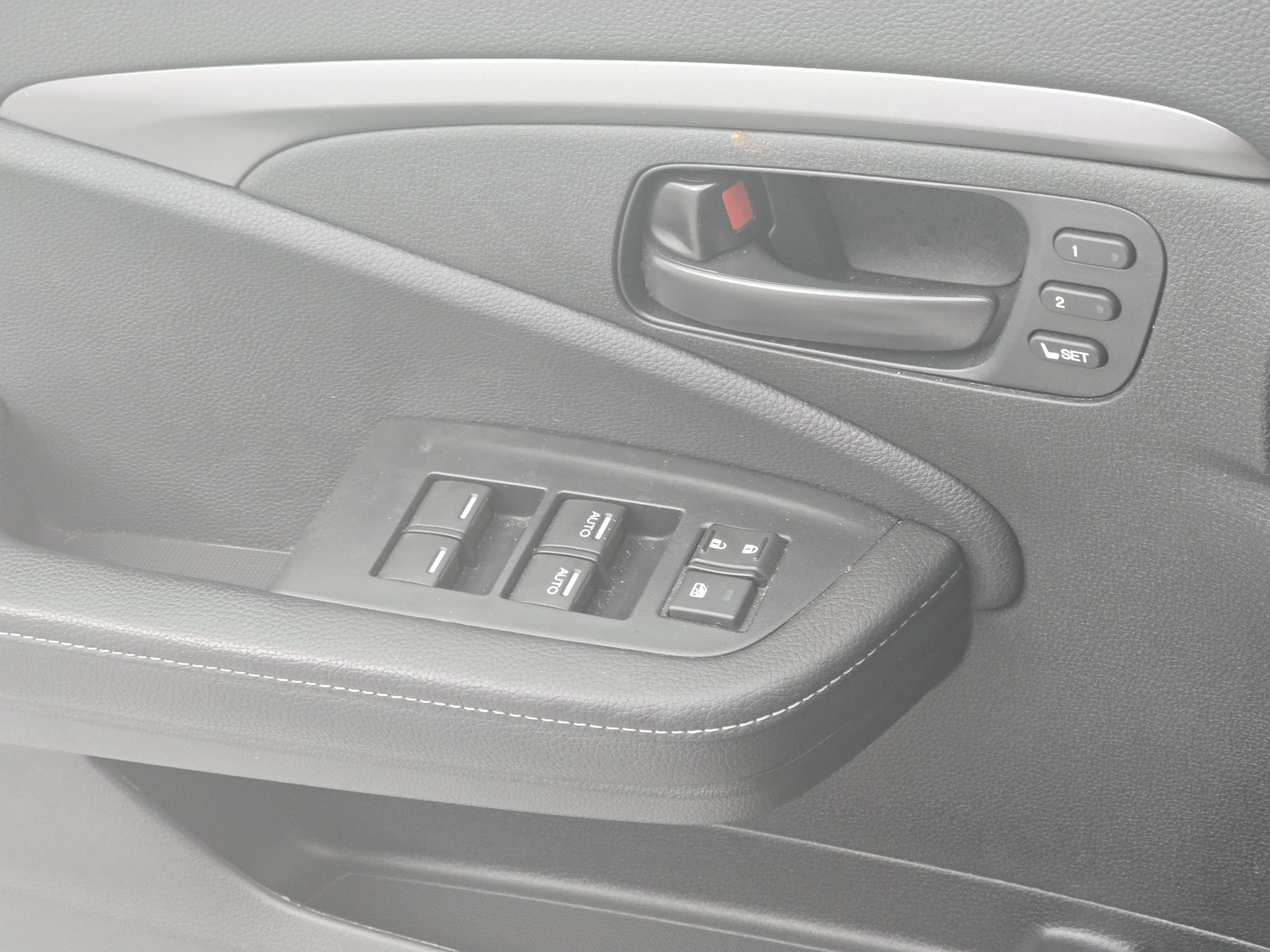 Used 2025 Honda Passport EX-L image 27