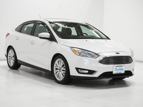 Used 2018 Ford Focus Titanium w/ Titanium Technology Package image 4