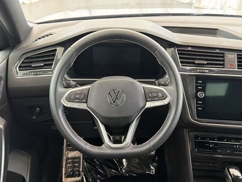 Used 2023 Volkswagen Tiguan SE R-Line FWD image 18