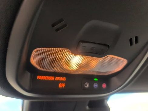 Used 2025 Buick Envista Sport Touring w/ Convenience I Package FWD image 31