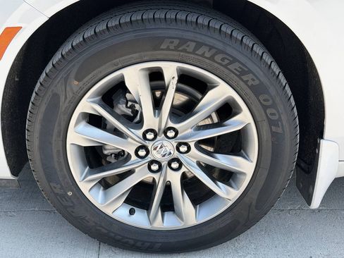 Used 2023 Buick Enclave Avenir w/ Avenir Technology Package AWD/4WD image 22