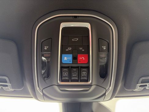 New 2025 Jeep Grand Cherokee L Limited w/ Trailer Tow Package image 17