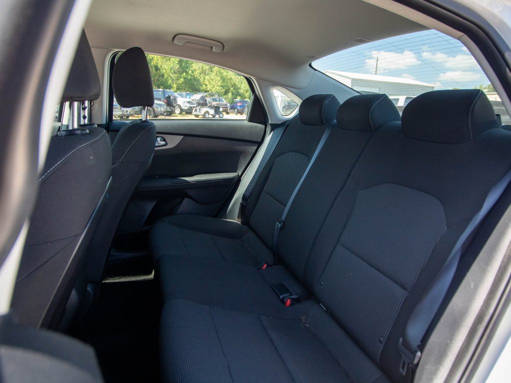 Used 2020 Kia Forte LXS FWD image 10