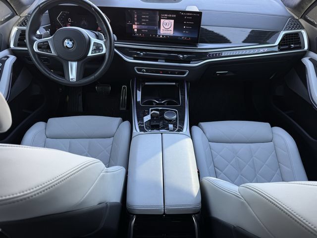 Used 2025 BMW X7 xDrive40i w/ M Sport Package AWD/4WD image 11