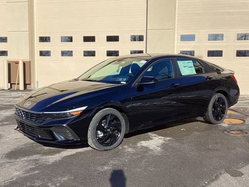 New 2026 Hyundai Elantra Sport FWD image 3